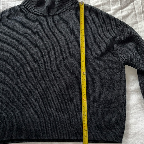Lululemon Merino Wool Blend Black Turtleneck Sweater - Picture 8 of 12